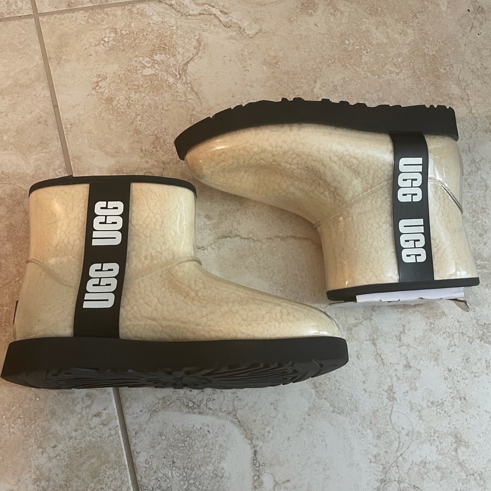 SOLD—Ugg Women’s Classic Mini Clear Boot
